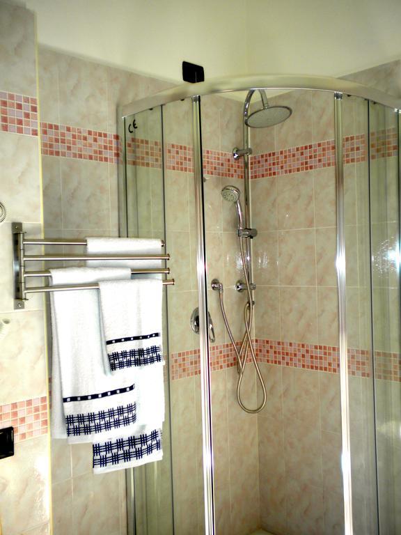Top Suit Uno - Guest House Brugherio Εξωτερικό φωτογραφία