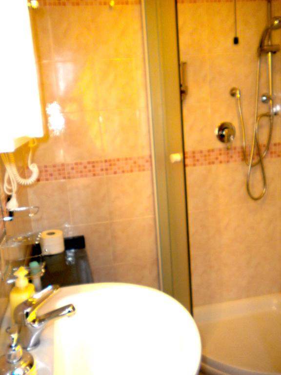 Top Suit Uno - Guest House Brugherio Εξωτερικό φωτογραφία
