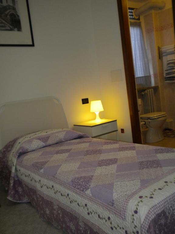 Top Suit Uno - Guest House Brugherio Εξωτερικό φωτογραφία