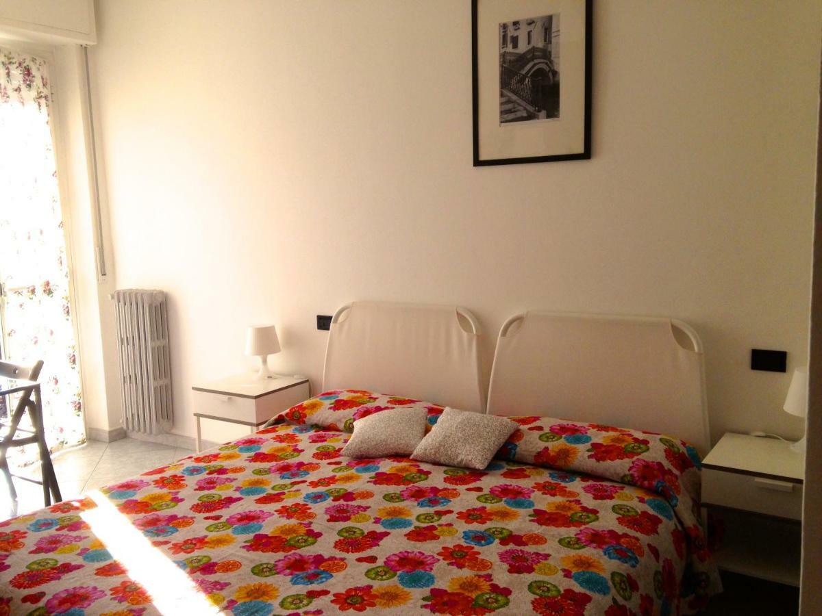 Top Suit Uno - Guest House Brugherio Δωμάτιο φωτογραφία